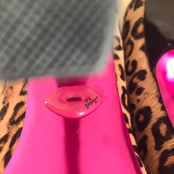 Betsey Johnson REAL FUR Tease-P Leopard Heels - Picture 8 of 9